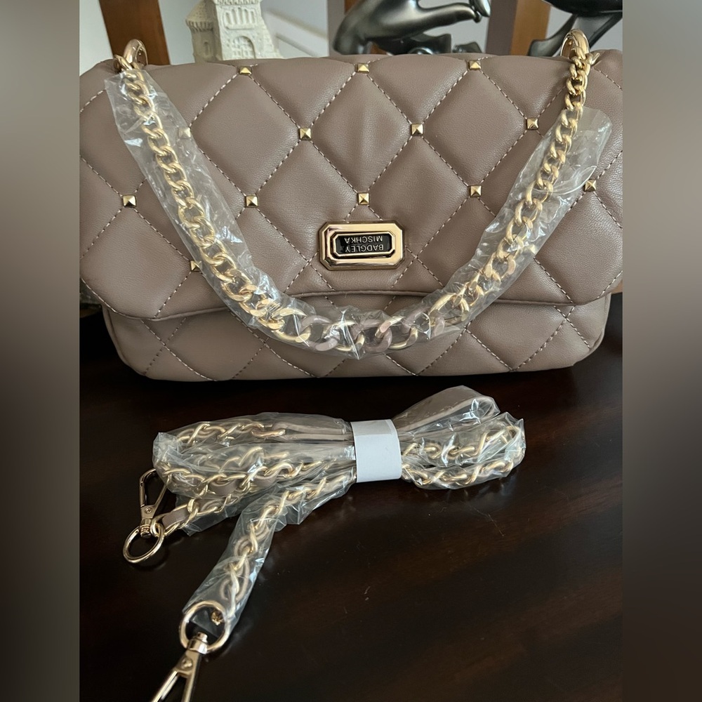 Badgley Mischka - Quilted Tan Shoulder Bag with Gold Chain - NWT
